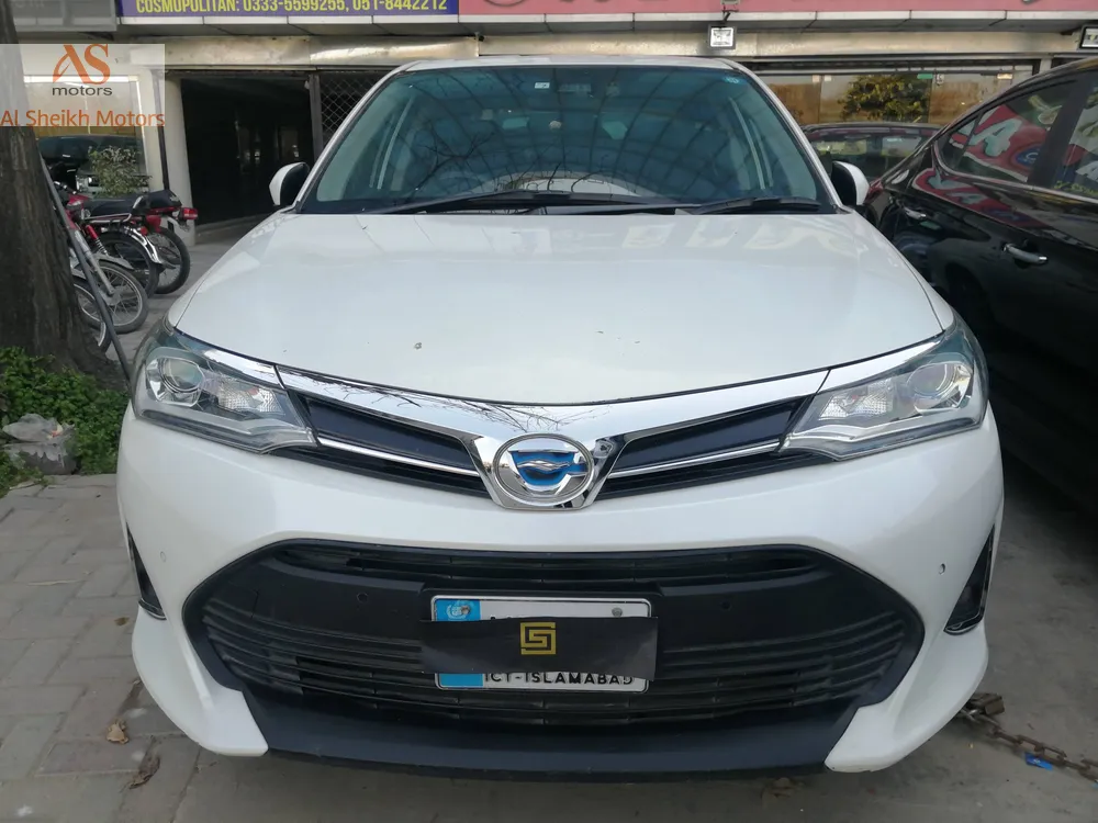 Toyota Corolla Axio 2018 for Sale in Islamabad Image-1