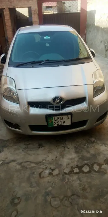 Toyota Vitz 2010 for Sale in Chenab Nagar Image-1