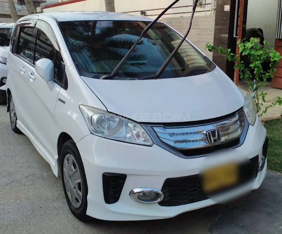 Honda Freed 2013 for Sale in Karachi Image-1