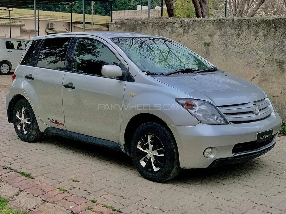 Toyota IST 2004 for Sale in Islamabad Image-1