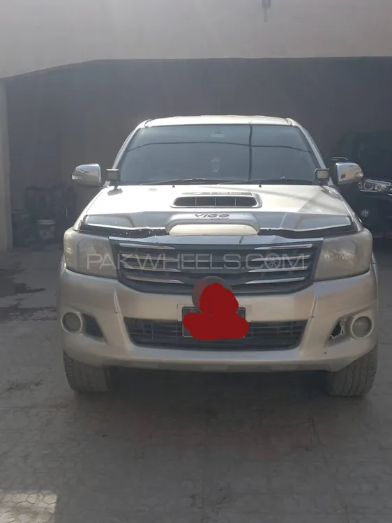Toyota Hilux 2013 for Sale in Larkana Image-1