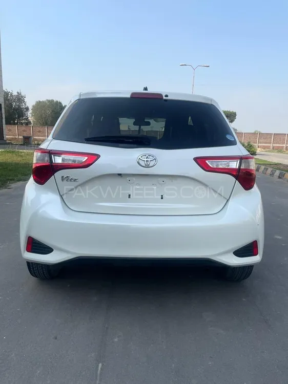 Toyota Vitz 2017 for Sale in Gujranwala Image-1