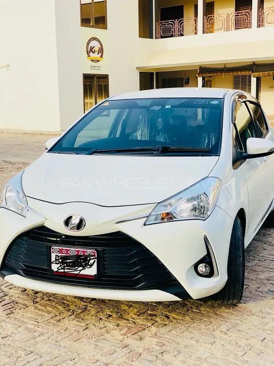 Toyota Vitz 2018 for Sale in Hasilpur Image-1