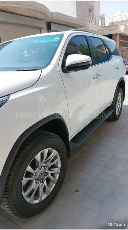 Toyota Fortuner 2022 for Sale in Haroonabad Image-1