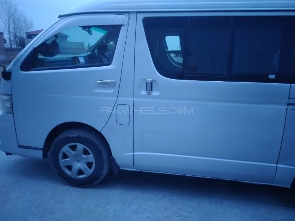 Toyota Hiace 2013 for Sale in Nowshera Image-1