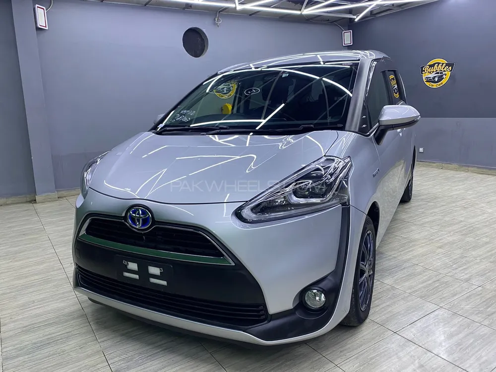 Toyota Sienta 2018 for Sale in Karachi Image-1