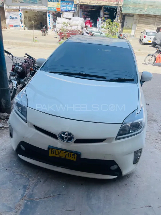 Toyota Prius 2014 for sale in Hyderabad