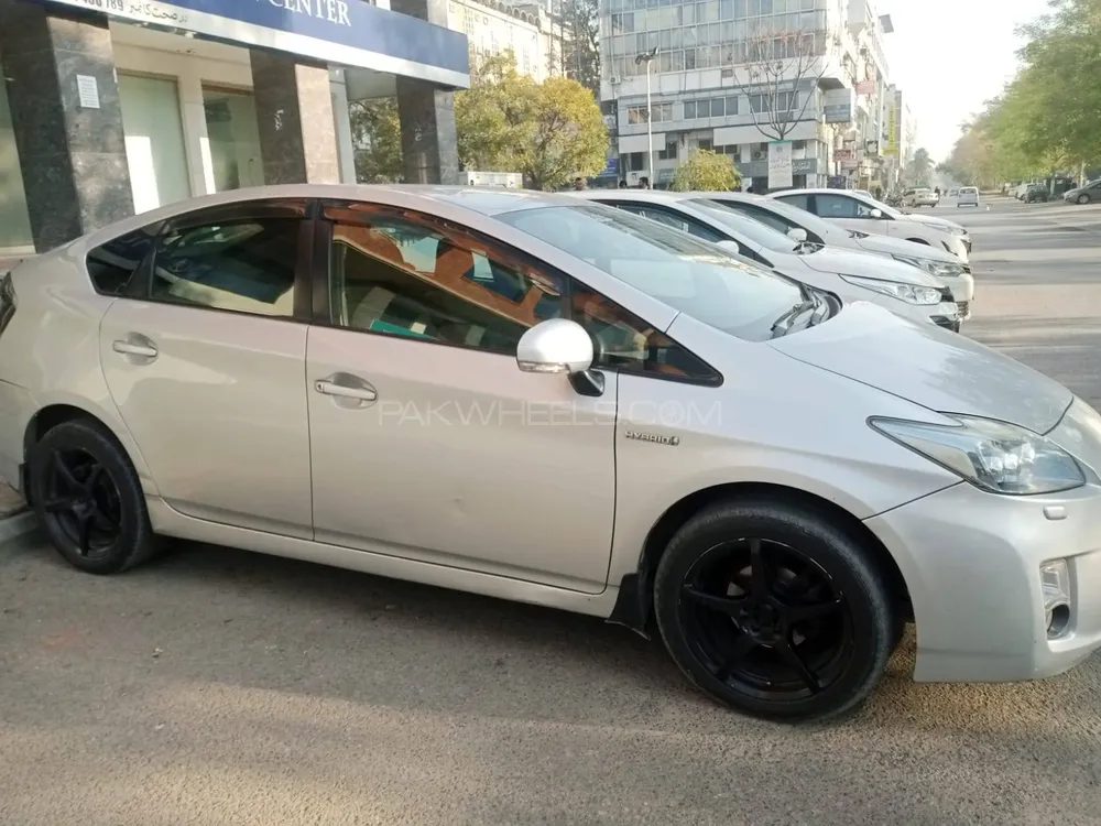Toyota Prius 2009 for sale in Islamabad
