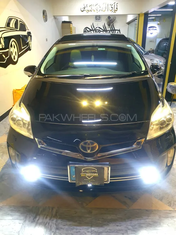 Toyota Prius 2013 for Sale in Wah cantt Image-1
