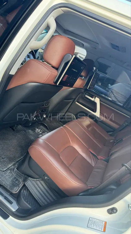 Toyota Land Cruiser 2019 for Sale in Islamabad Toyota Land Cruiser 2019 for Sale in Islamabad Image-9