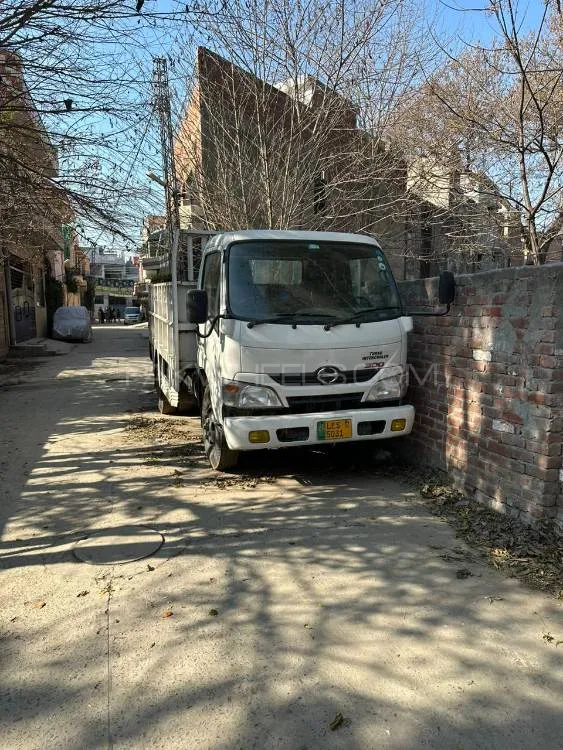 Hino 300 Series 2017 for Sale in Lahore Image-1