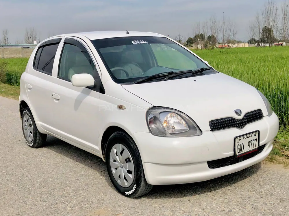 Toyota Vitz 2001 for Sale in Swabi Image-1