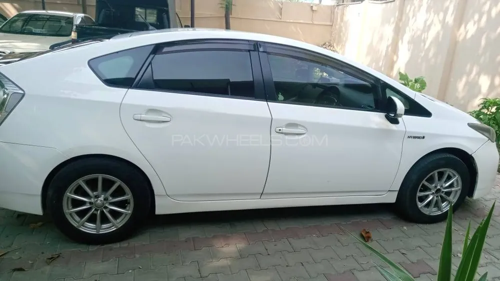 Toyota Prius 2012 for Sale in Quetta Image-1