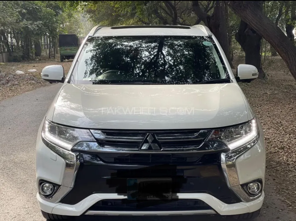 Mitsubishi Outlander 2017 for Sale in Islamabad Image-1