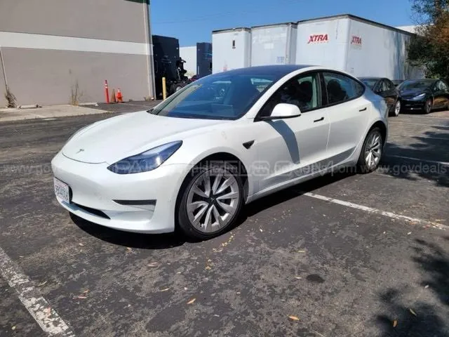 Tesla Model 3 2021 for Sale in Karachi Image-1