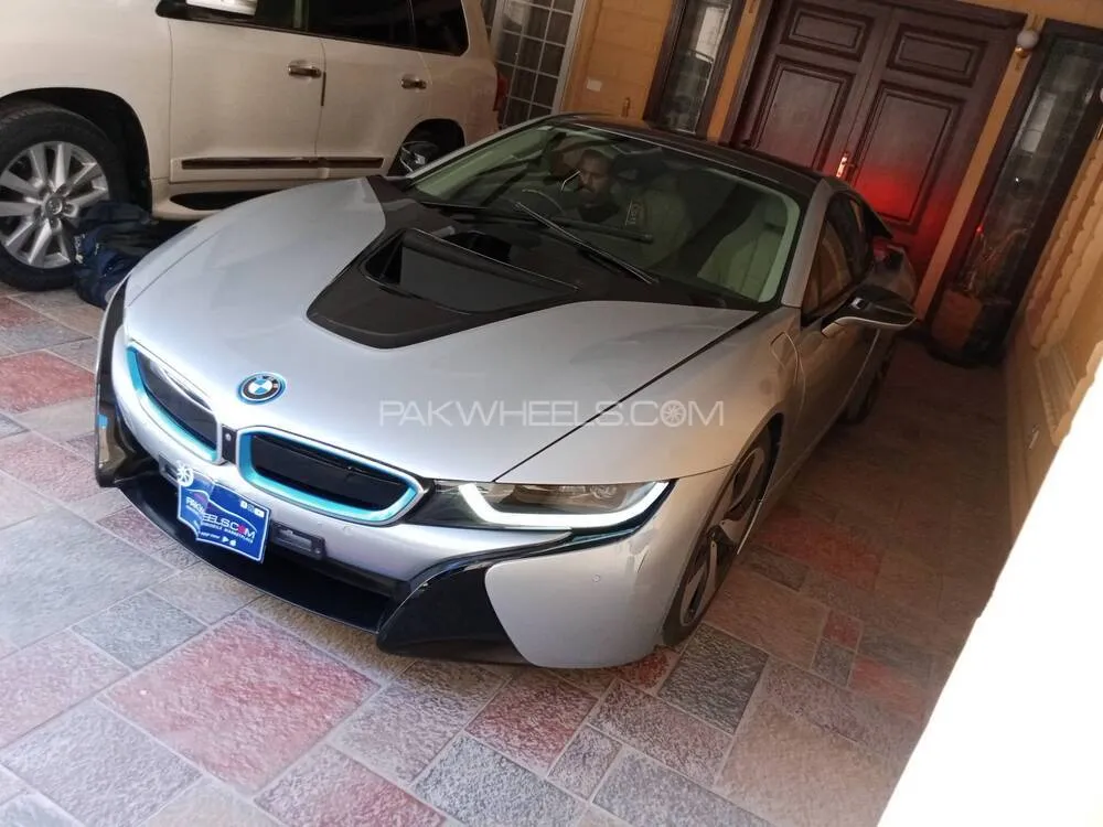 BMW i8 2017 for sale in Islamabad