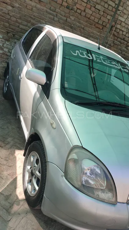 Toyota Vitz 2000 for Sale in Rahim Yar Khan Image-1