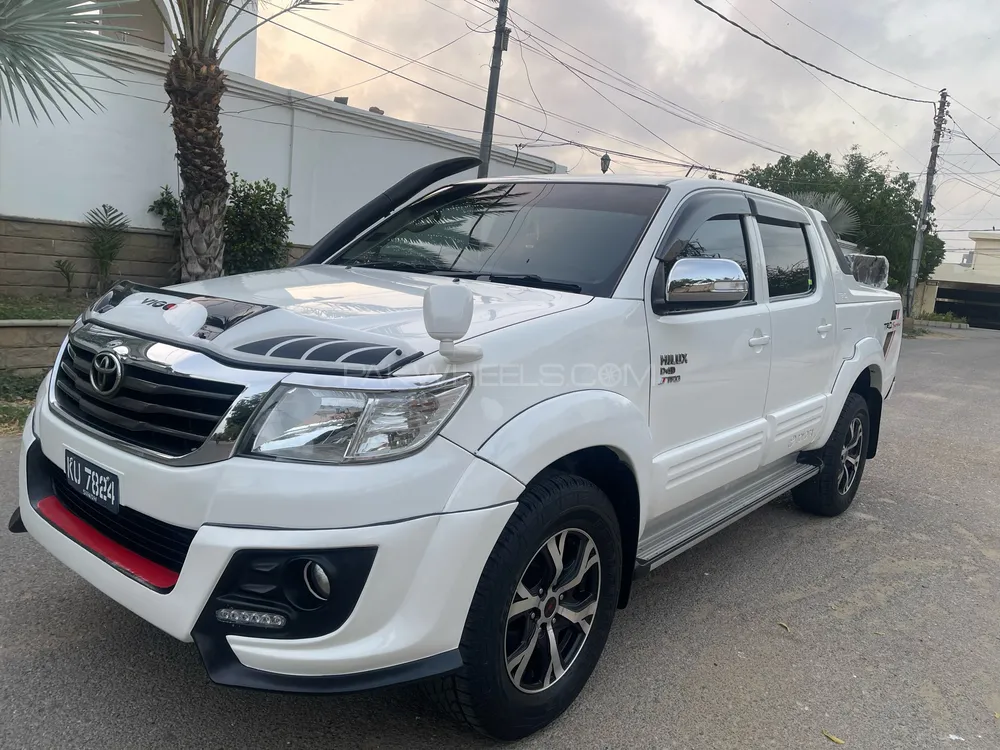 Toyota Hilux Vigo Champ TRD Sportivo 2016 for sale in Karachi | PakWheels