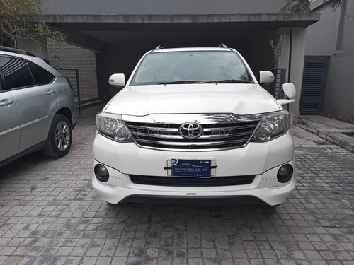Slide_toyota-fortuner-2-7-automatic-2014-98982087