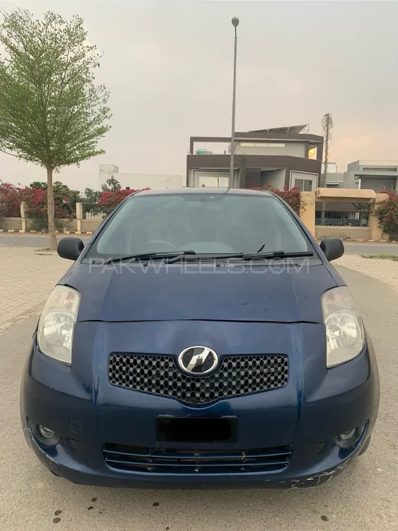 Toyota Vitz 2005 for Sale in D.G.Khan Image-1