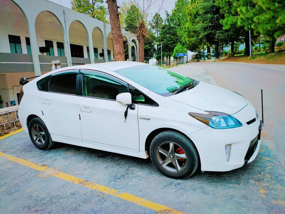 Toyota Prius 2013 for sale in Abbottabad