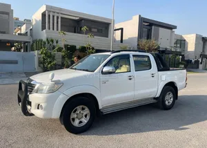 Toyota Hilux Invincible 2015 for Sale