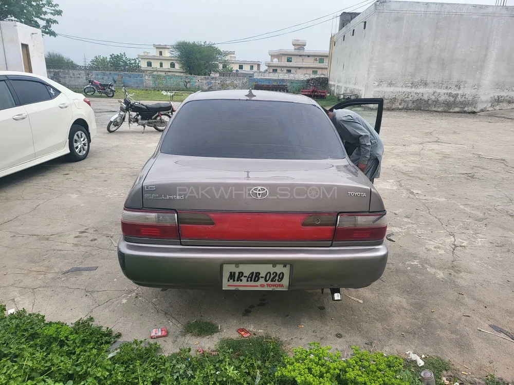 Toyota Corolla 2001 for Sale in Kashmir Image-1