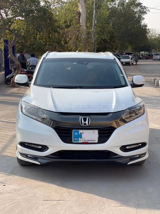 Honda Vezel 2016 for Sale in Faisalabad Image-1