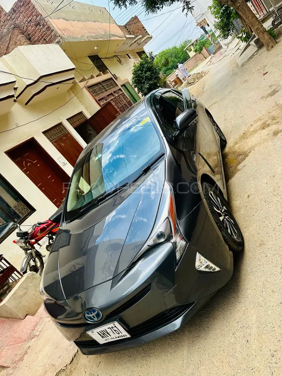 Toyota Prius 2016 for sale in Sahiwal