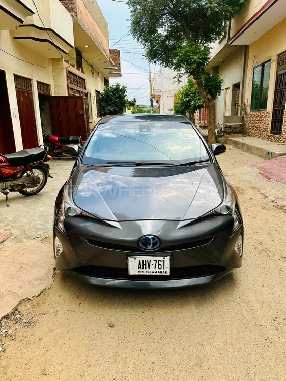 Toyota Prius 2016 for Sale in Sahiwal Image-1