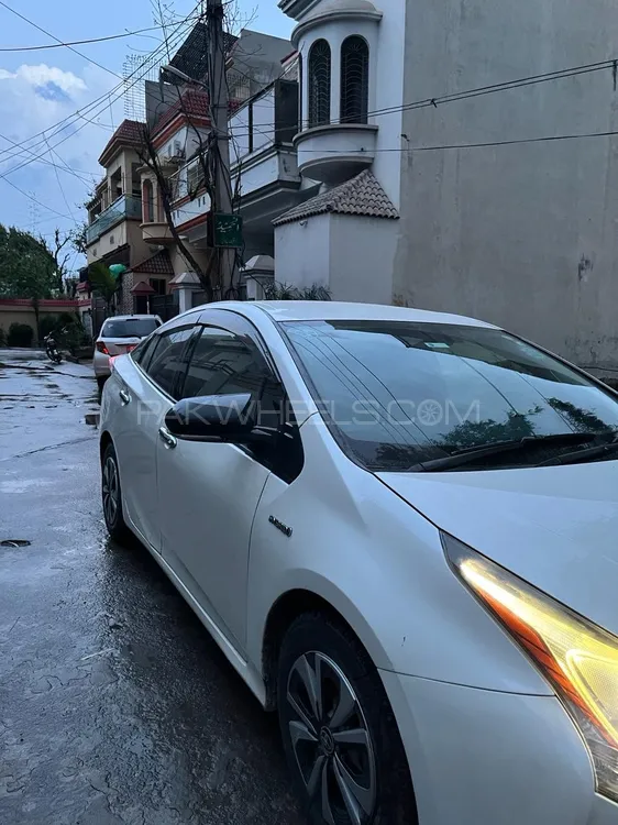 Toyota Prius 2018 for Sale in Sialkot Image-1