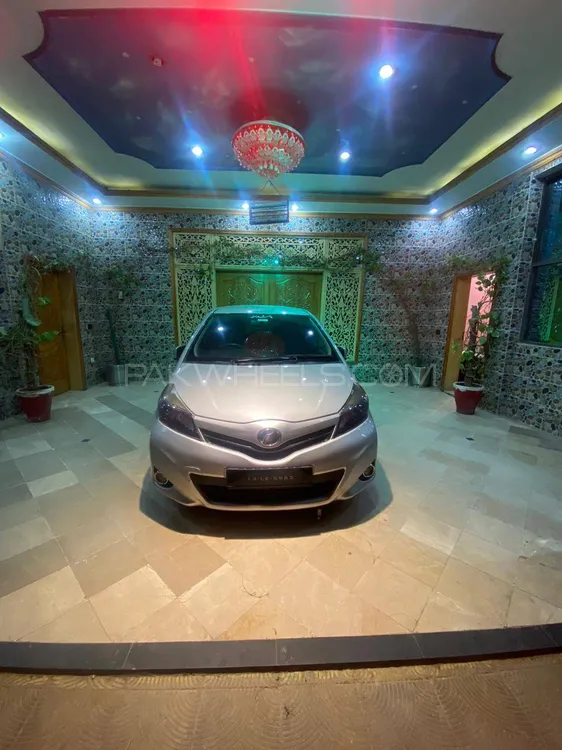 Toyota Vitz 2011 for sale in Mardan