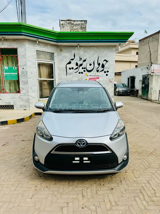 Toyota Sienta 2018 for Sale in Sialkot Image-1