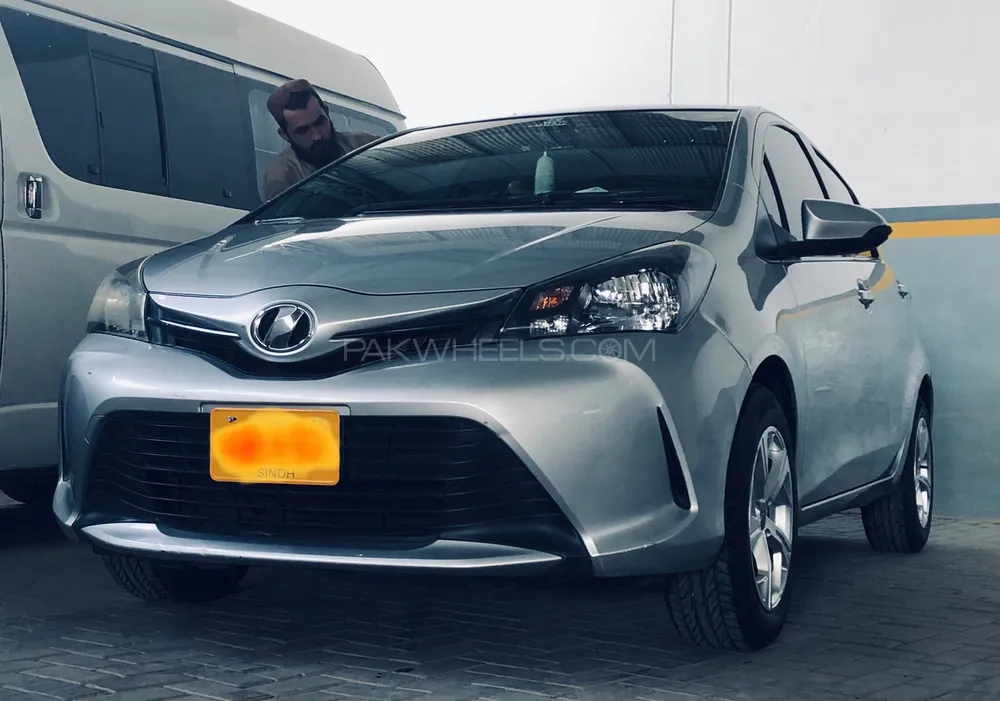 Toyota Vitz 2015 for Sale in Quetta Image-1