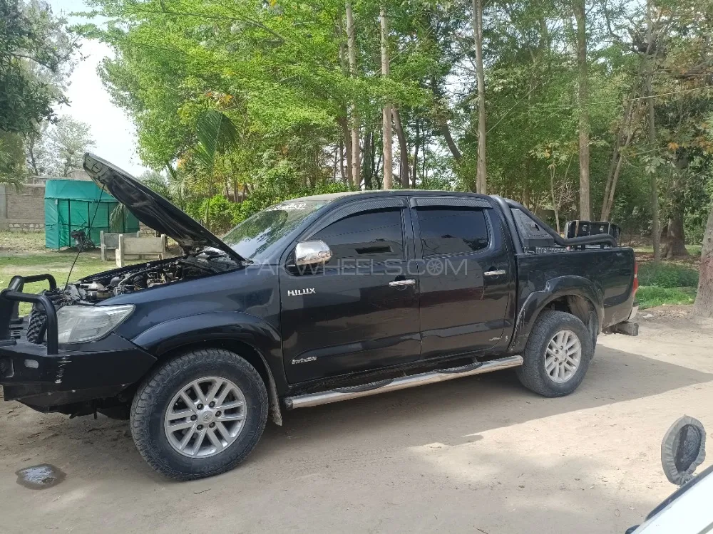 Toyota Hilux 2013 for sale in Sukkur