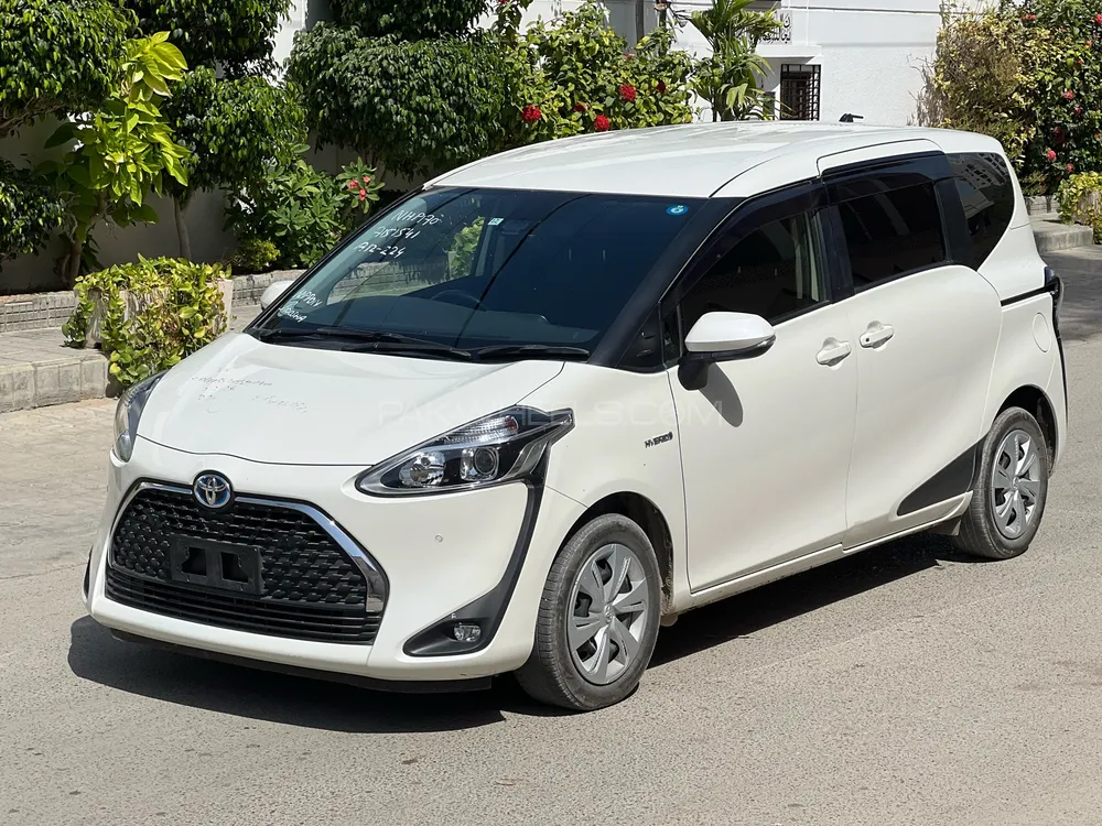 Toyota Sienta 2018 for sale in Karachi