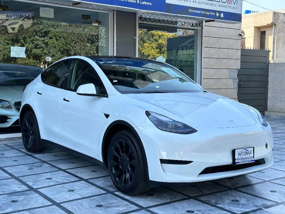 Tesla Model Y 2022 for Sale in Lahore Image-1