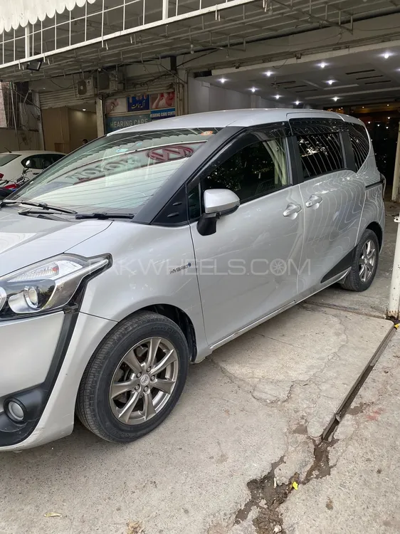 Toyota Sienta 2015 for Sale in Faisalabad Image-1