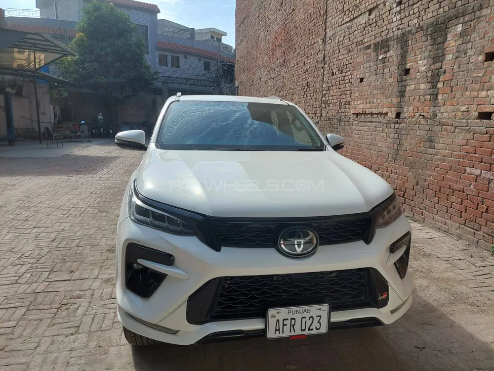 Toyota Fortuner 2023 for Sale in Sialkot Image-1