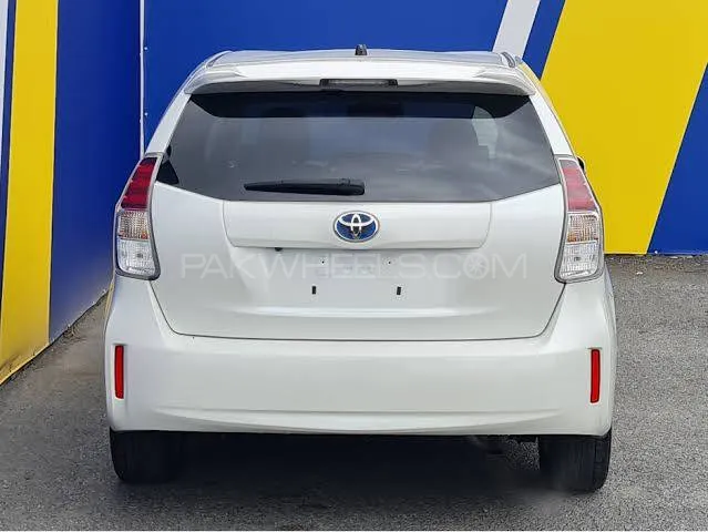 Prius Alpha back bumper / rear bumper Image-1