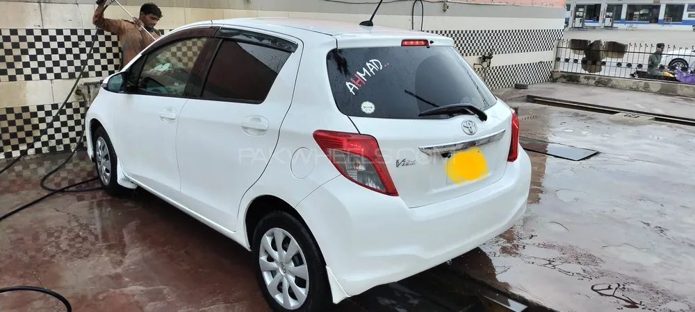 Toyota Vitz 2011 for Sale in Lakki marwat Image-1