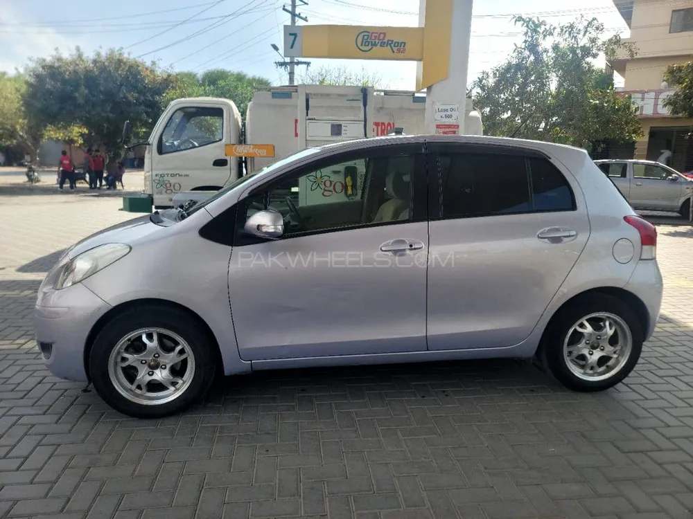 Toyota Vitz 2009 for sale in Lahore