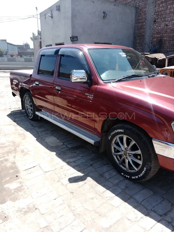 Toyota Hilux 2000 for Sale in Lahore Image-1
