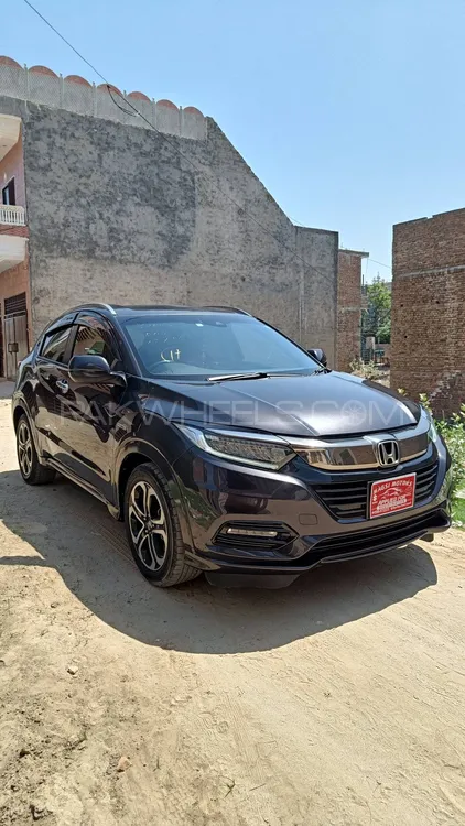 Honda Vezel 2018 for Sale in Layyah Image-1