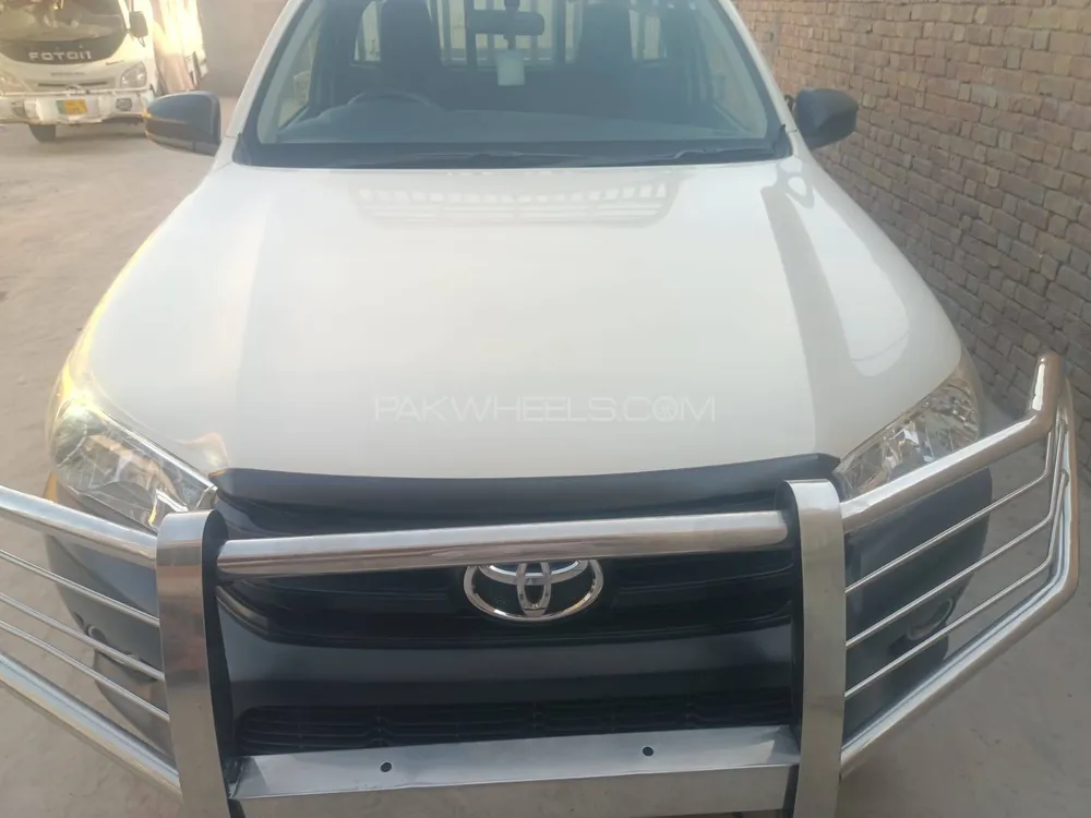 Toyota Hilux 2019 for Sale in Vehari Image-1