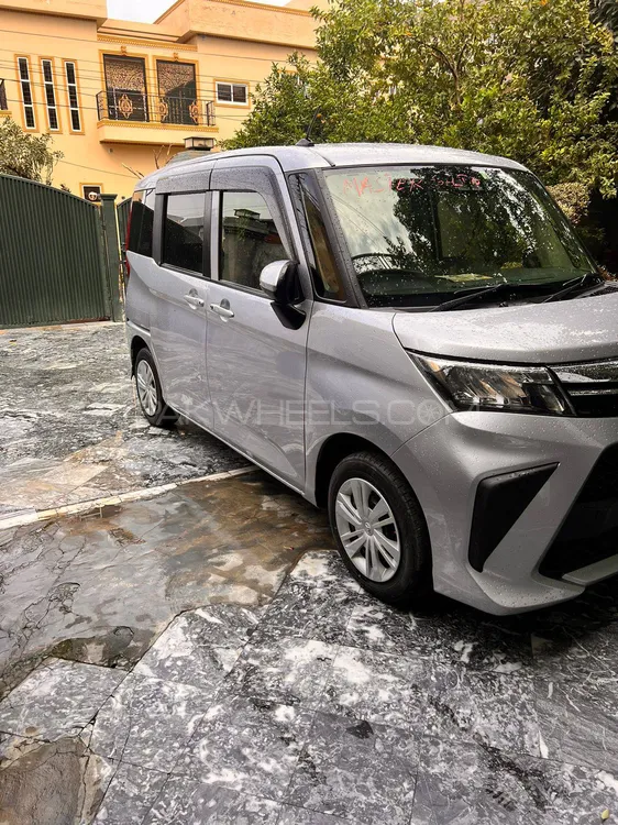 Toyota Roomy 2022 for Sale in Lahore Image-1