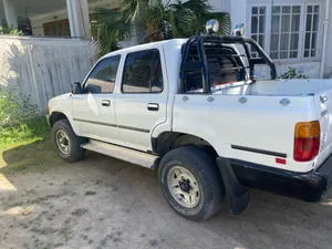 Toyota Hilux 4x4 Double Cab Standard 1987 for Sale