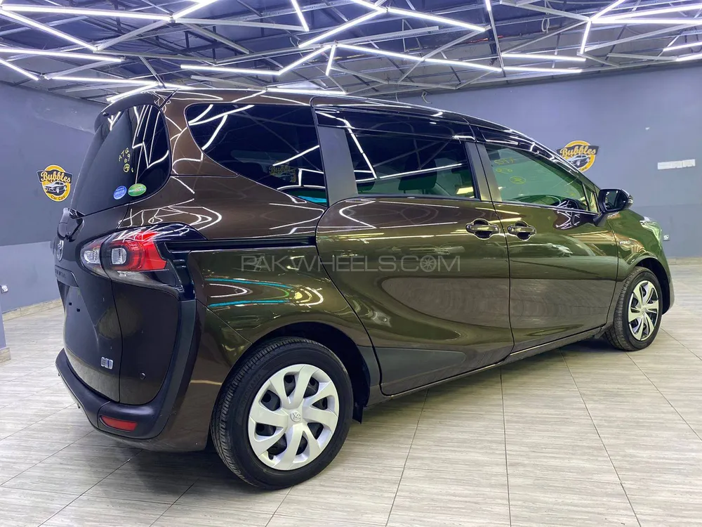 Toyota Sienta 2018 for sale in Lahore