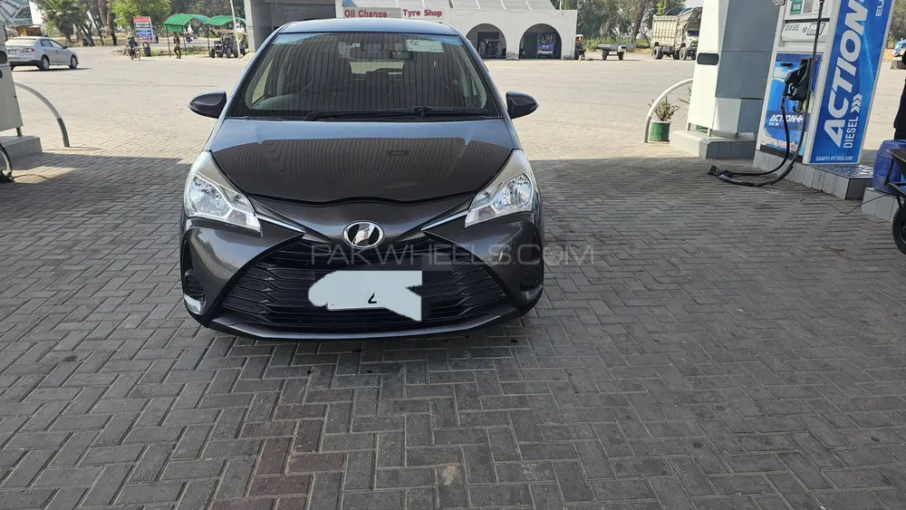 Toyota Vitz 2018 for Sale in Pir mahal Image-1