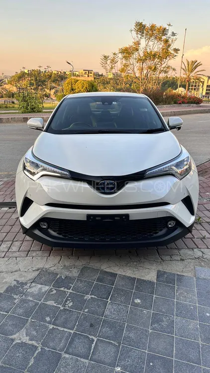 Toyota C-HR 2019 for Sale in Islamabad Image-1